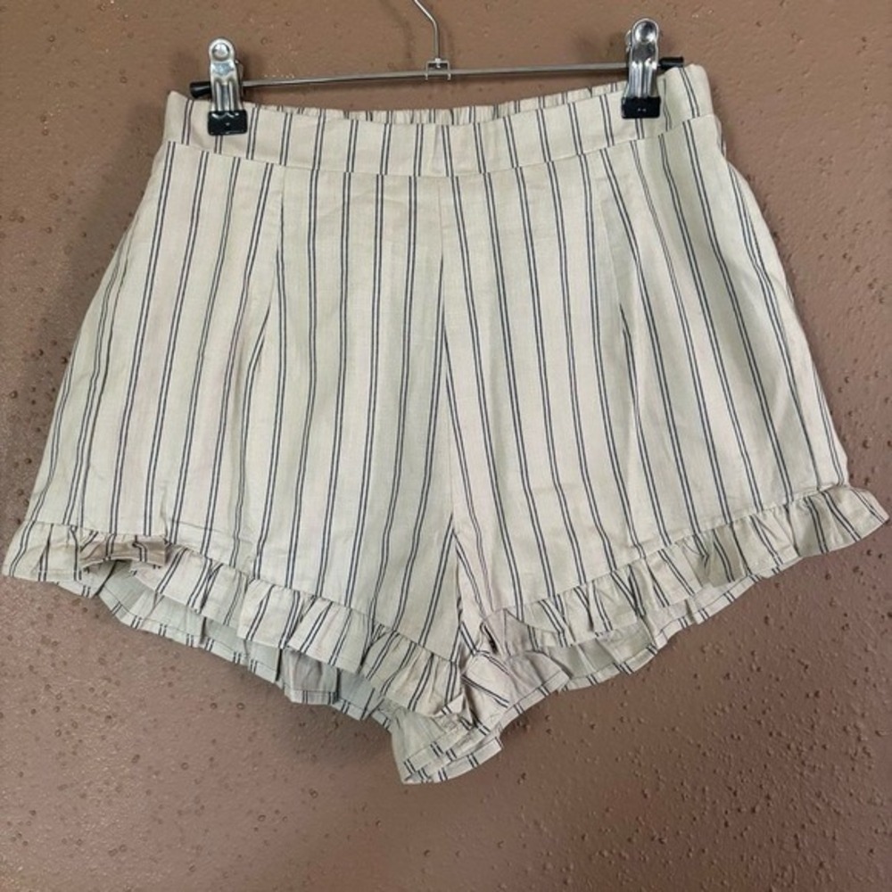 She + Sky Striped Ruffle Hem Shorts Beige Black High Waisted SL7394 Small NWT